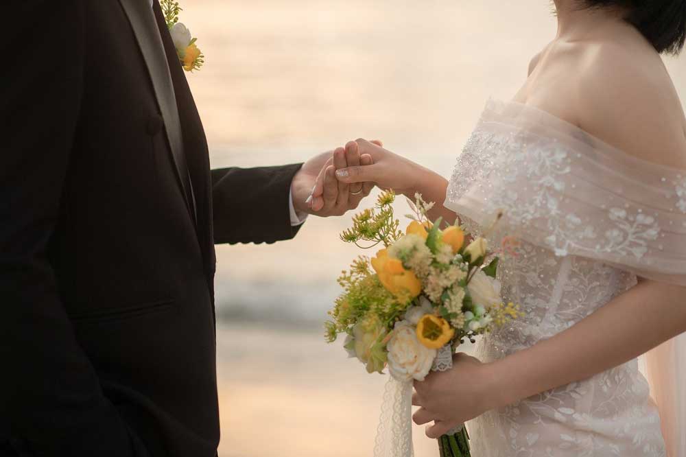 How to Achieve a Minimalist Wedding Look